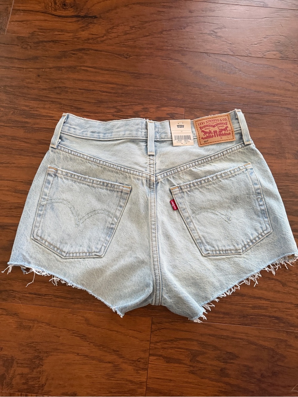 New / Tags Levi's 501 Light Blue Distressed Denim Shorts - Picture 6 of 7